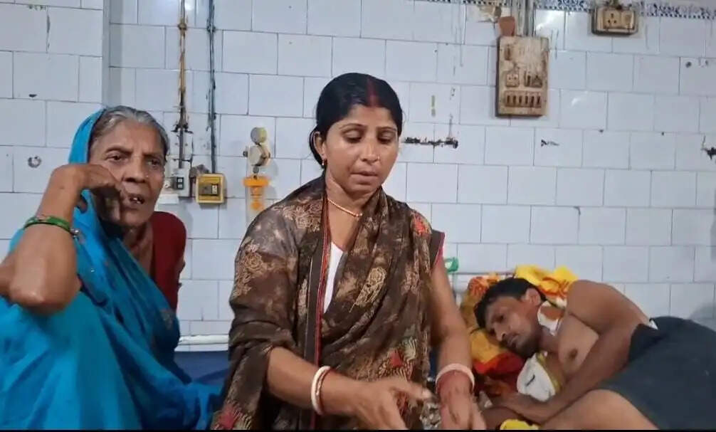 मामूली विवाद में युवक पर चाकू से हमला, गला काटने की कोशिश का आरोप