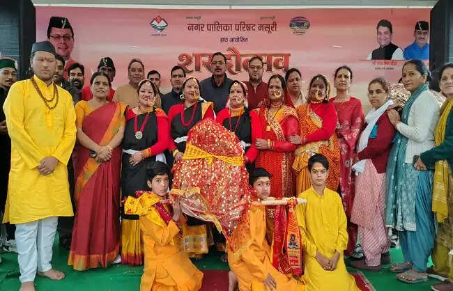 लोक रंगों से सजी मसूरी, हिमाचल की नाटी से कश्मीर के नृत्य तक बिखरी संस्कृति