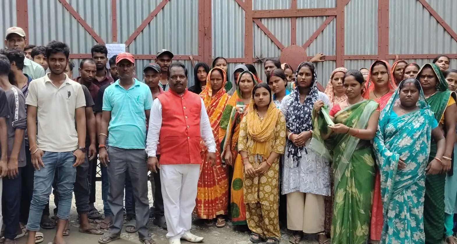 मजदूरों के दो दिनों से प्रदर्शन के बाद तीसरे दिन फैक्ट्री को अगले आदेश तक के लिए किया गया बंद