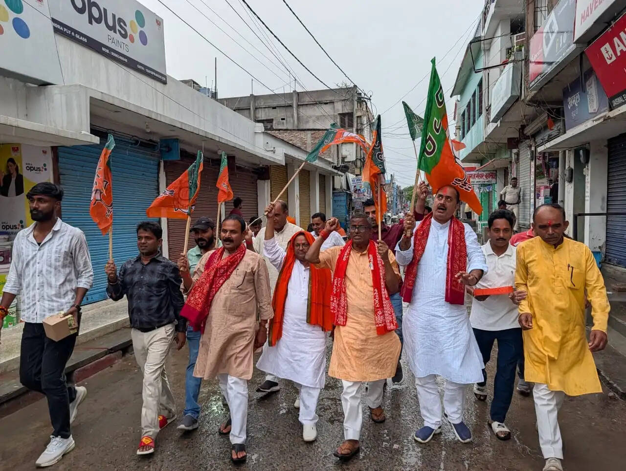 पश्चिम बंगाल, असम, तमिलनाडु, पुडुचेरी में भाजपा की बढ़त देख भाजपाईयों ने किया खुशी का इजहार