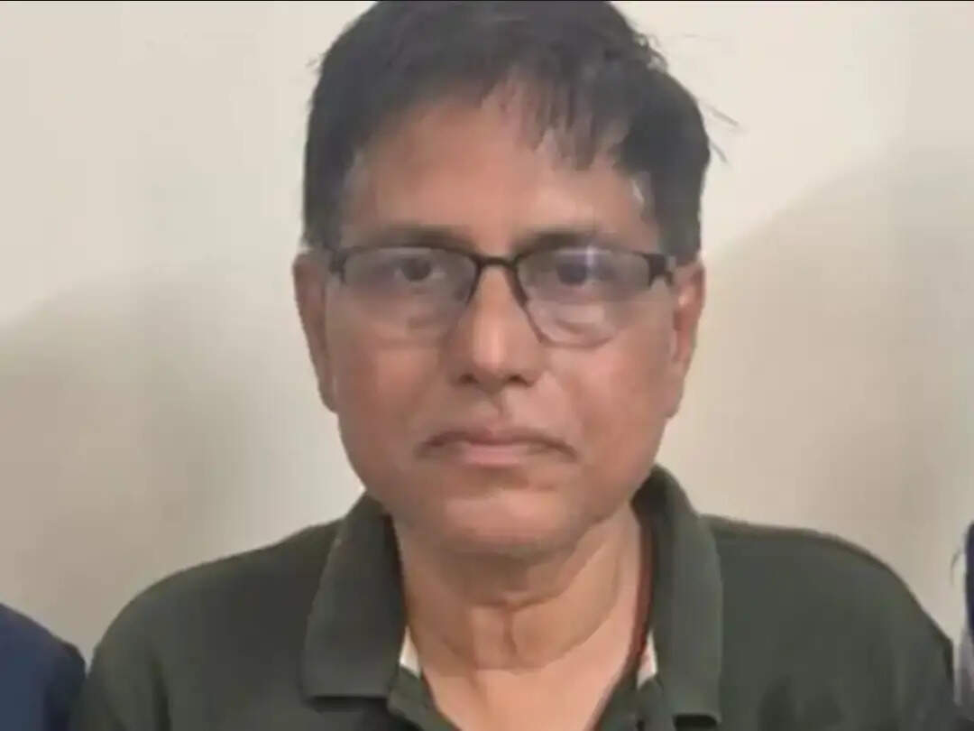 गुजरात में 5 लाख की रिश्वत मामले में क्लास-1 अधिकारी गिरफ्तार, छापों में ₹2.64 करोड़ की संपत्ति बरामद