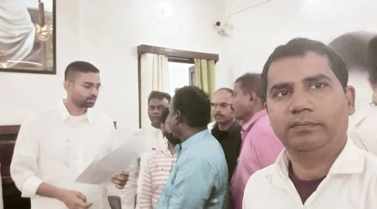 न्यायमित्रों ने मंत्री से की मानदेय वृद्धि की मांग,सौंपा ज्ञापन