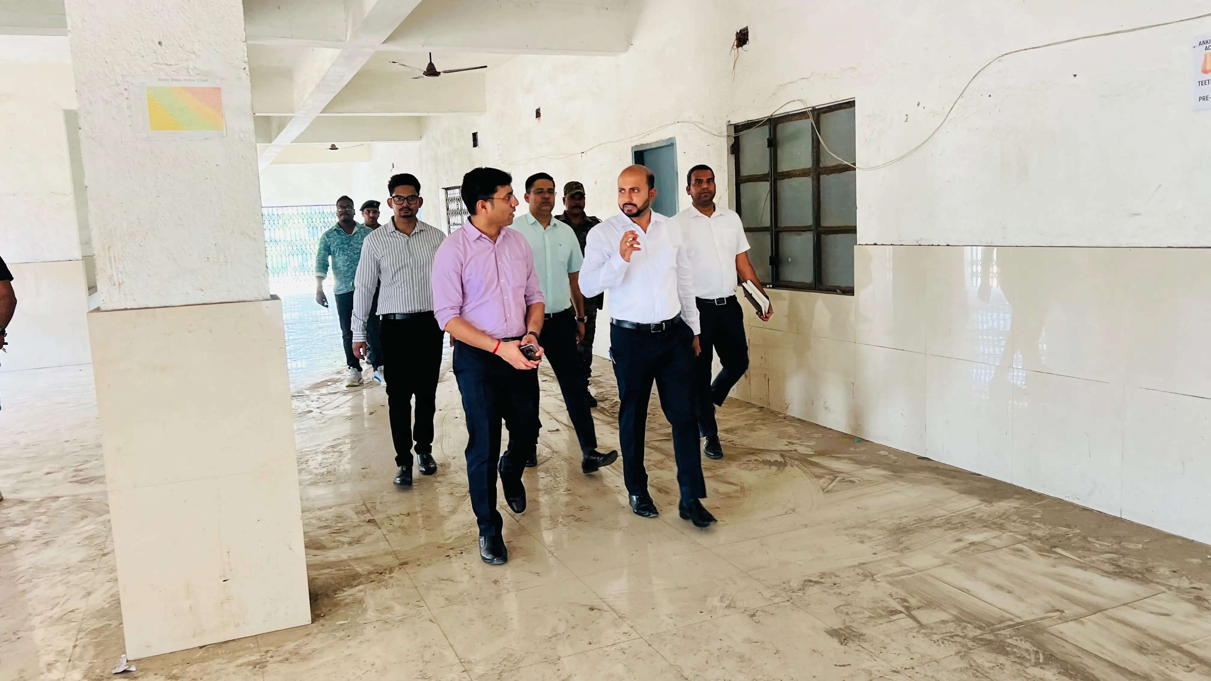कम हो इंडोर स्टेडियम का इंट्री फीस, खेल सुविधाओं को करें दुरुस्त : डीसी