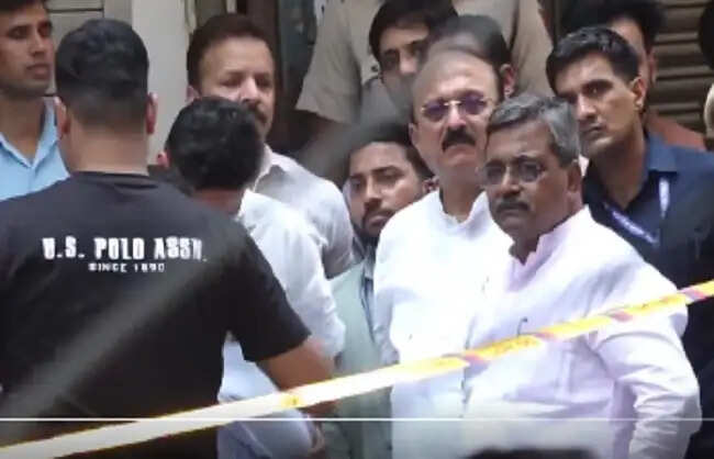मालवीय नगर होटल अग्निकांड पर कार्रवाई के निर्देश, दोषियों को बख्शा नहीं जाएगाः आशीष सूद