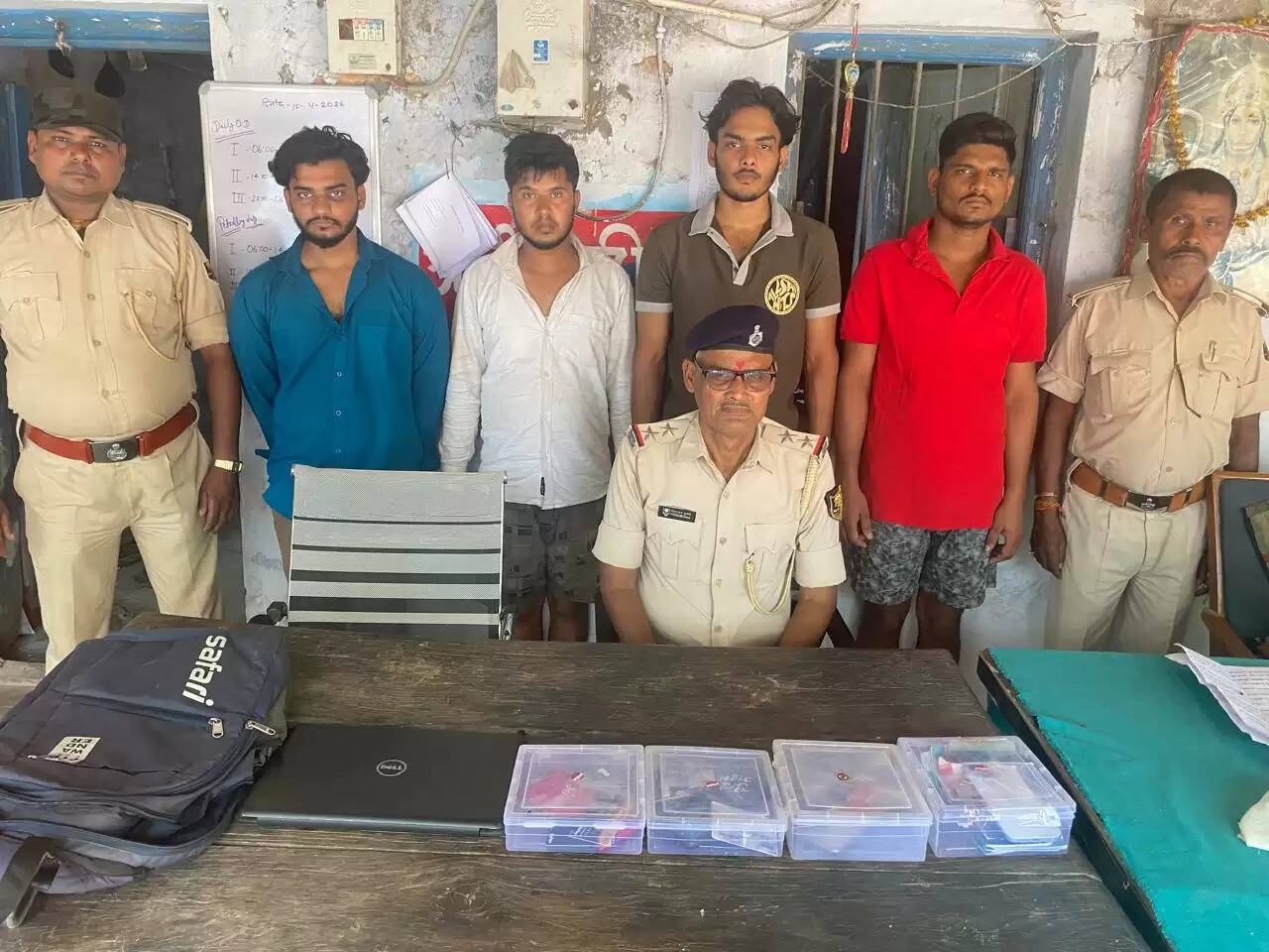 मोतिहारी पुलिस ने पाकिस्तान से संचालित डिजिटल अरेस्ट गिरोह का किया खुलासा,4 गिरफ्तार