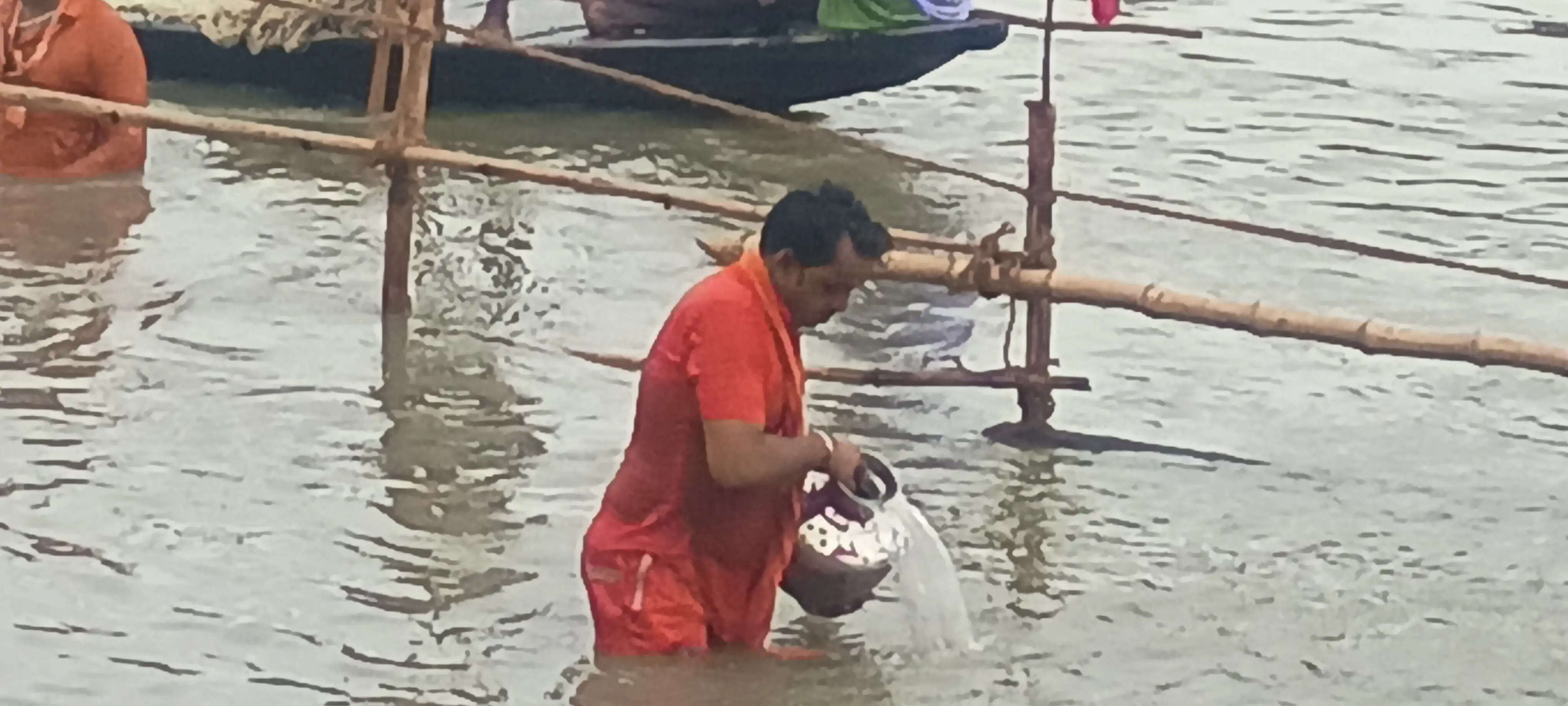 जाैनपुर में नागपंचपी पर निकली साष्टांग दंडवत यात्रा
