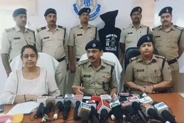 जीआरपी जबलपुर की बड़ी सफलता, ट्रेन में चोरी गए 10 लाख से अधिक के आभूषण दो घंटे में बरामद