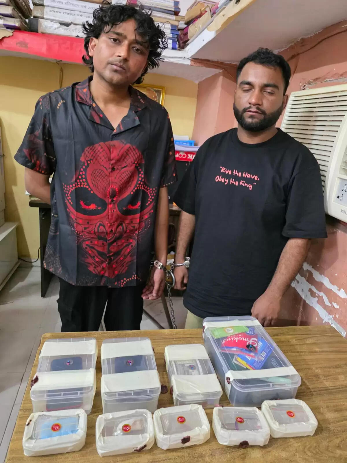 होटल में छापा, एलएसडी-कोकीन समेत नशीले पदार्थ बरामद, दो गिरफ्तार