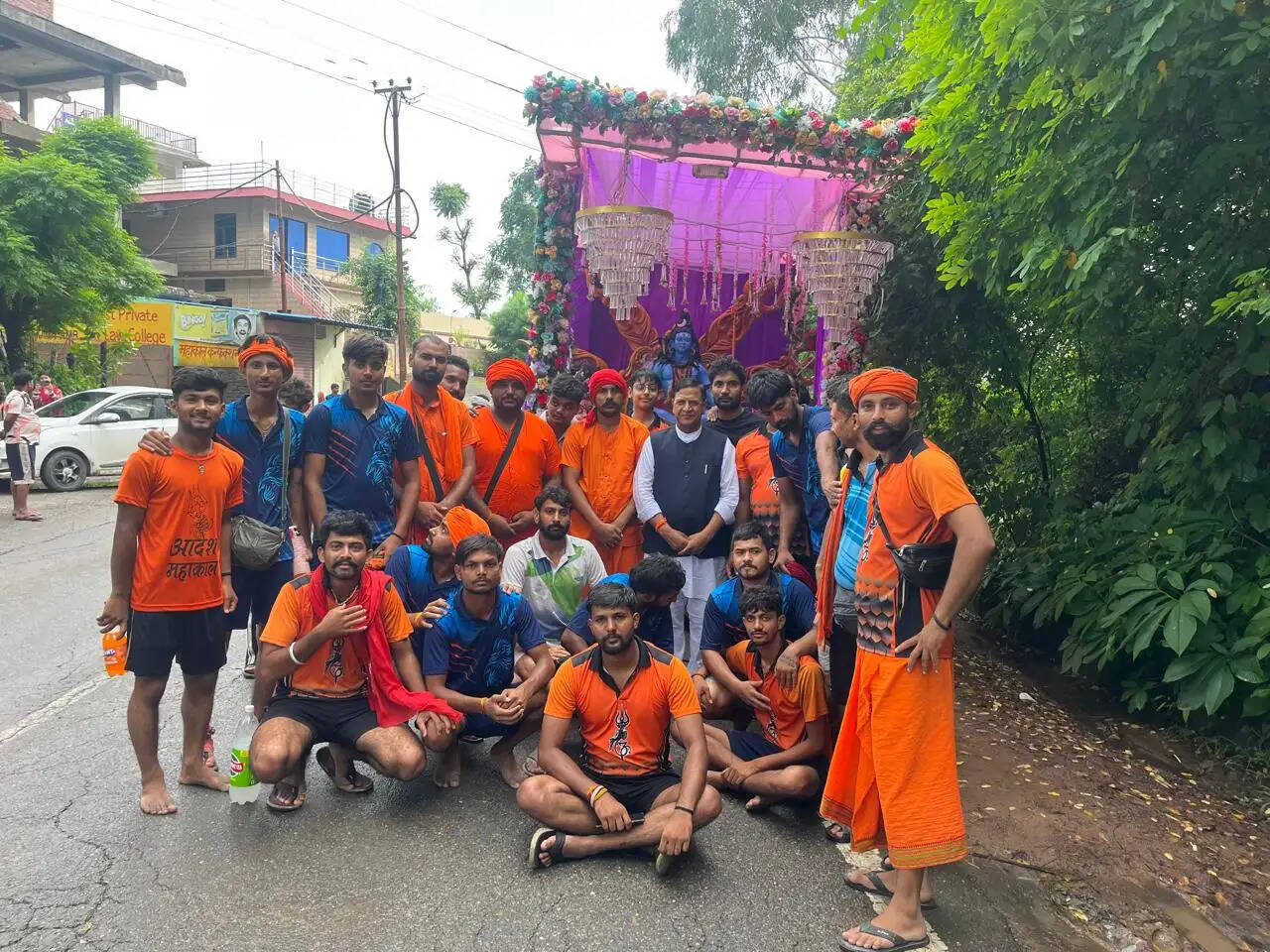 राजीव बिंदल ने पौड़ी वाला शिव मंदिर में कांवड़ दल का किया स्वागत