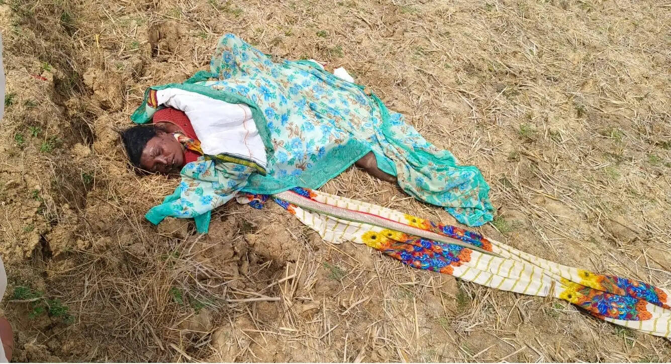 अनूपपुर: संदिग्ध परिस्थितियों खेत में मिला महिला का शव, हत्या की आशंका