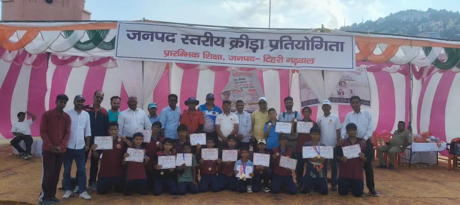 जूनियर वर्ग की 100 मीटर दौड़ में कीर्तिनगर की सुमन और चंबा के नवीन विजेता