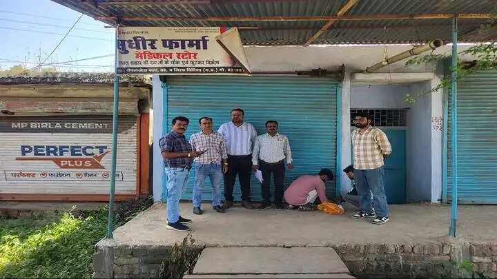 विदिशाः स्वास्थ्य विभाग की बड़ी कार्रवाई, पीपलखेड़ा कलां में तीन क्लीनिक सील, दो को नोटिस जारी