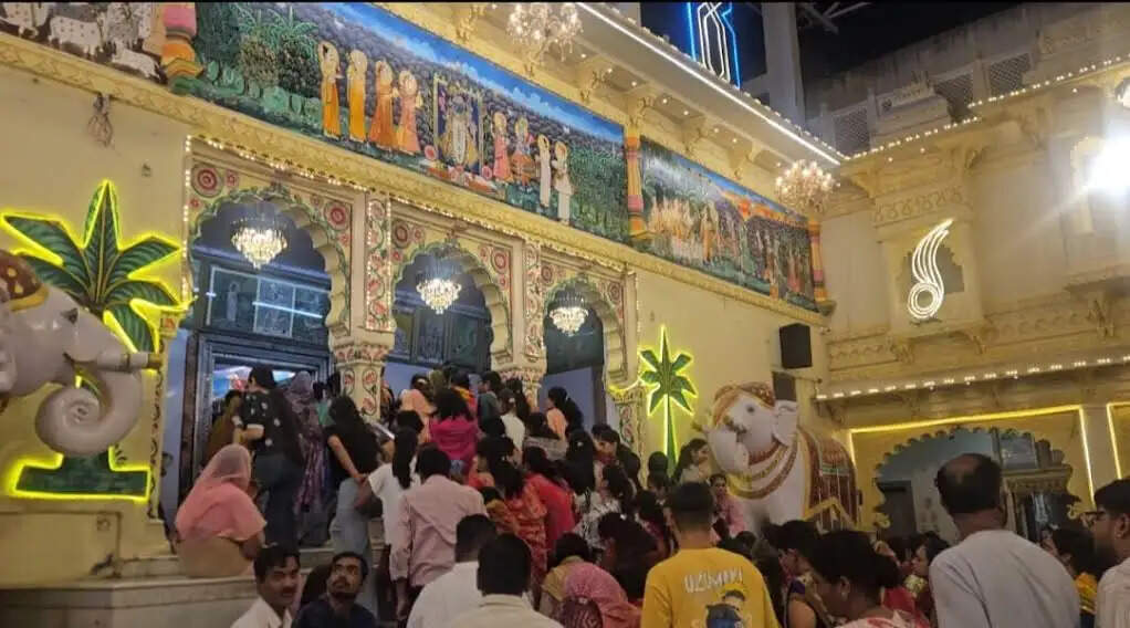 पुरुषोत्तम मास में जीवागंज बना आस्था का केंद्र, वृंदावन धाम जैसा दिख रहा माहौल