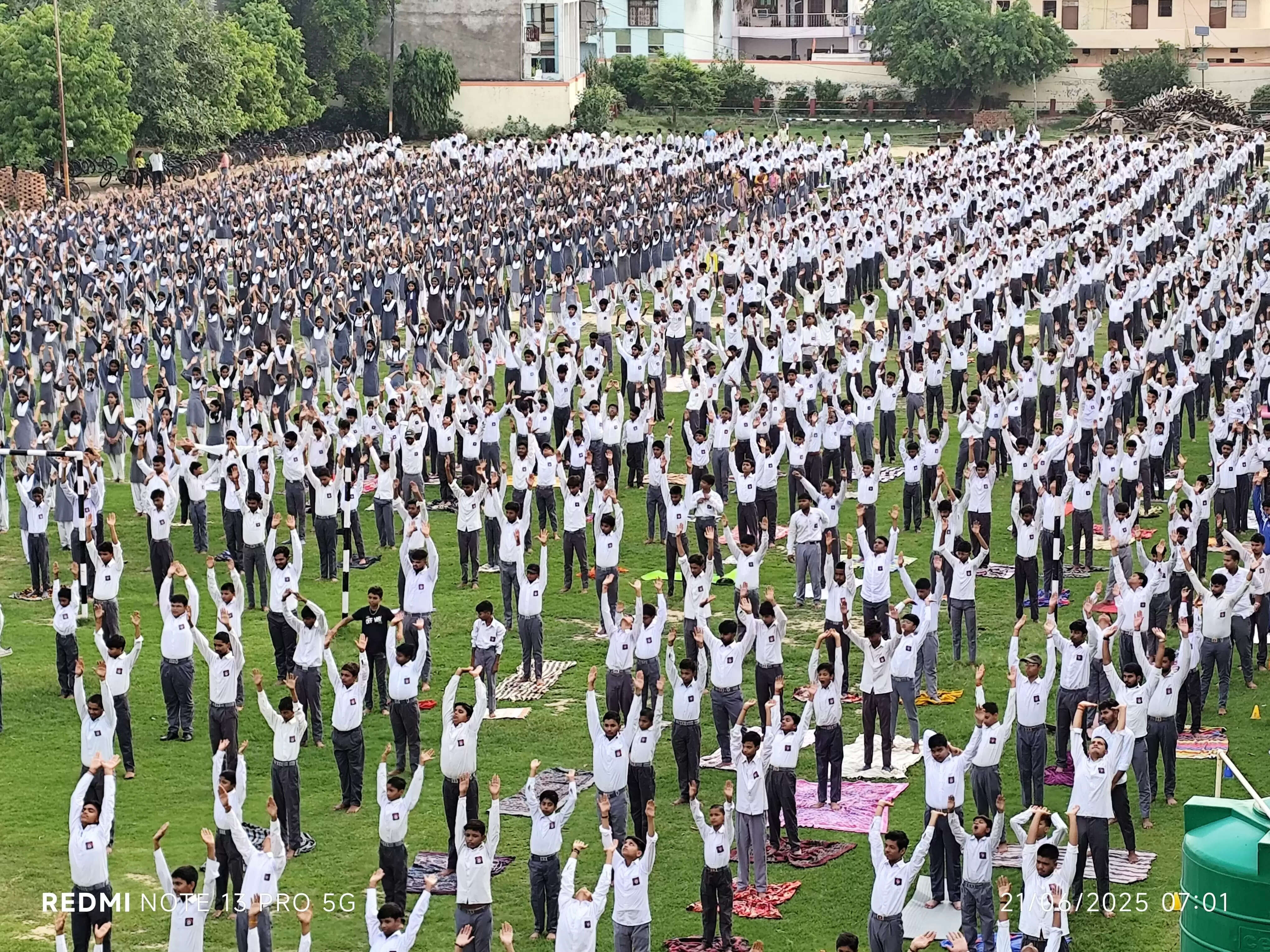 स्वस्थ रहने का सर्वश्रेष्ठ साधन है योग :  डॉ .वीके  झा