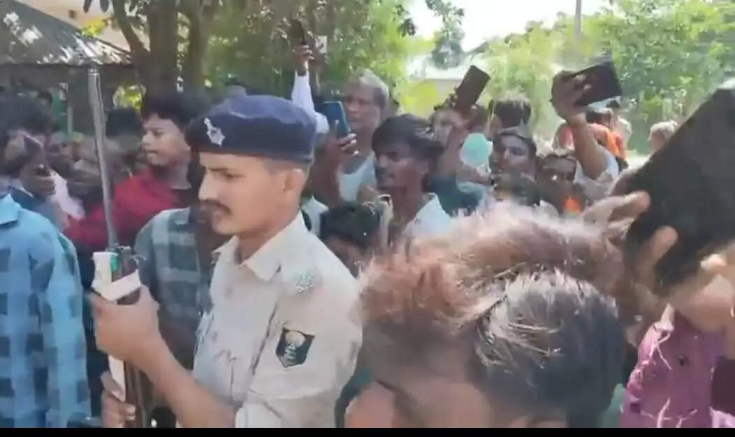 पिपरा में धान के खेत से अधेड़ का शव बरामद, इलाके में सनसनी