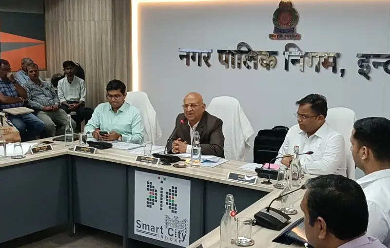 हेलमेट और सीट बेल्ट जैसे सुरक्षा उपाय जीवन रक्षा के सबसे सरल और प्रभावी माध्यम : न्यायमूर्ति अभय मनोहर सप्रे