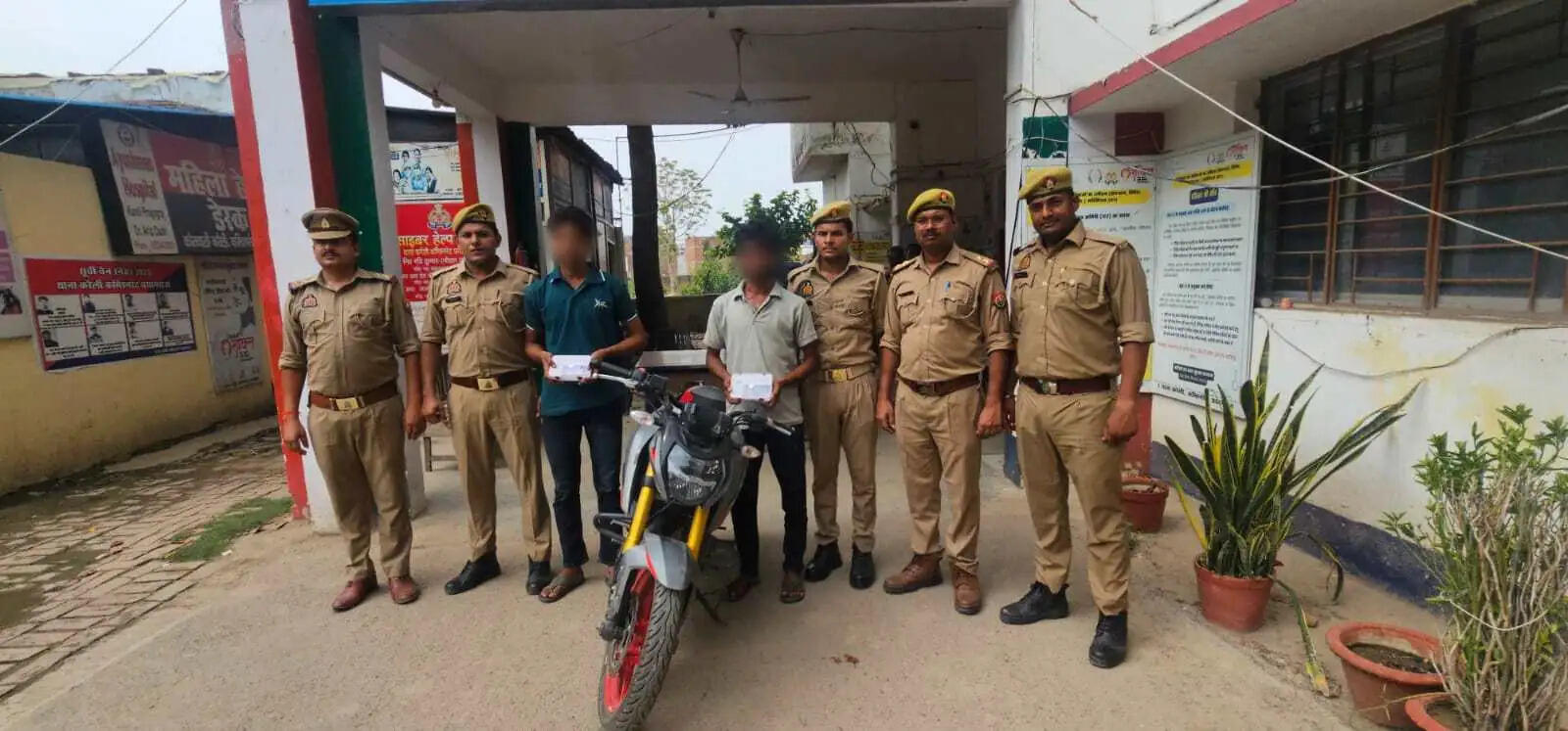 प्रयागराज : लूटकांड मामले में दो आरोपित गिरफ्तार