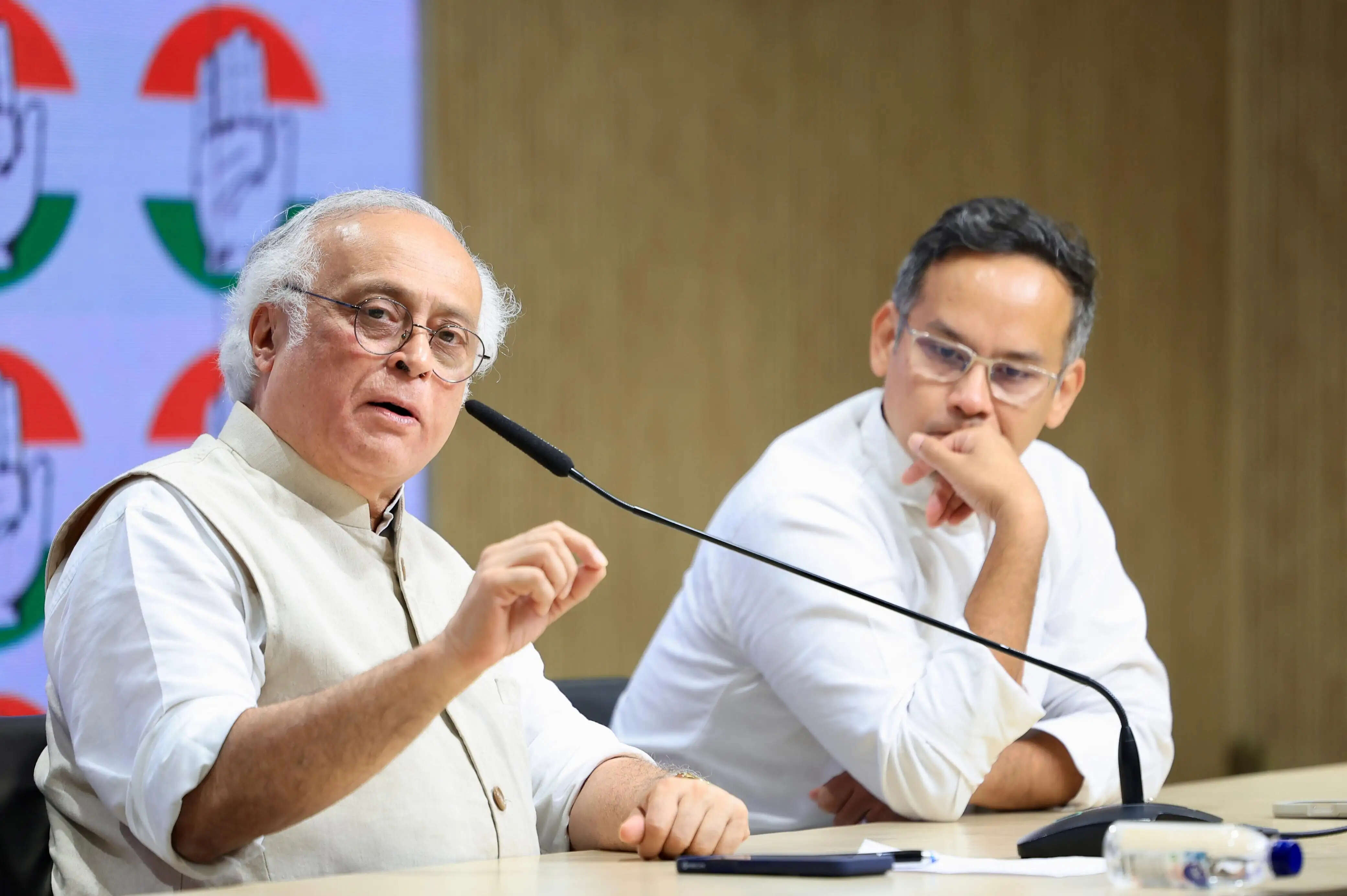 संसद के मानसून सत्र में सरकार के कई विधेयकों रोकने को जीत बताते हुए कांग्रेस ने कहा, बड़ी उपलब्धि