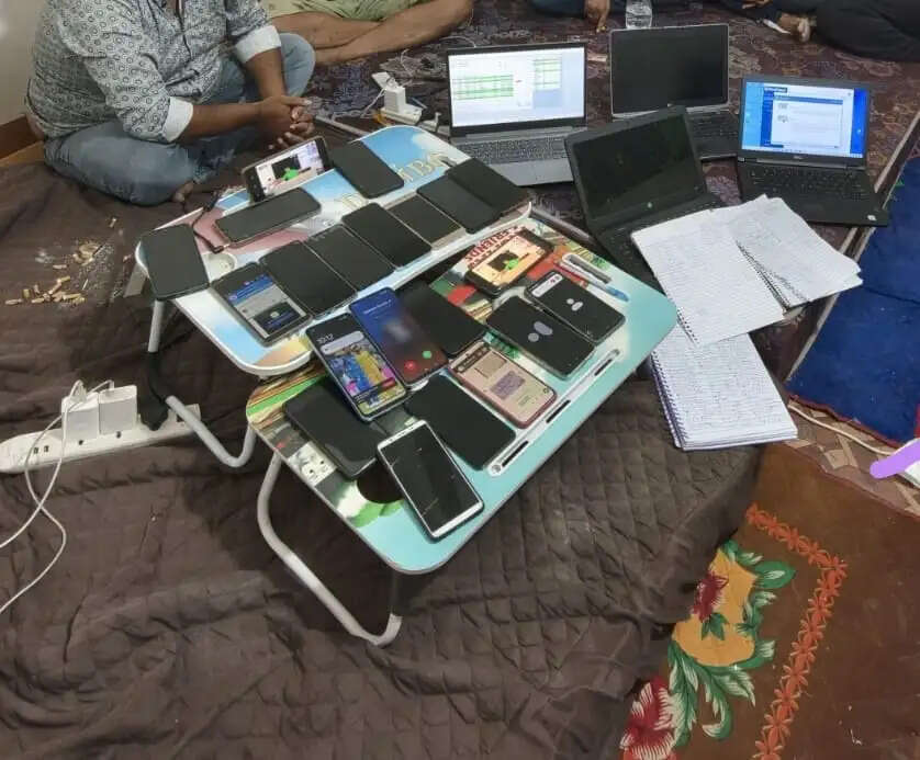 कपड़ा फैक्ट्री से करोड़ों का आईपीएल सट्टा पकड़ा:&nbsp;फैक्ट्री मालिक समेत छह सटोरिए गिरफ्तार