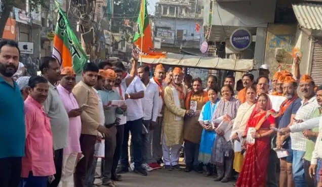 घर-घर जनसंपर्क कर गिनाईं उपलब्धियां, भाजपा नेता मनोज ने विपक्ष पर साधा निशाना