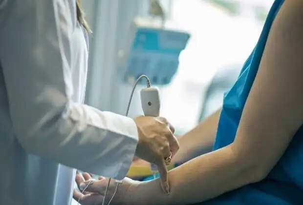 अभिषेक बनर्जी के 'सेवाश्रय' शिविर मामले में बड़ी कार्रवाई, क्लिनिक का लाइसेंस रद्द
