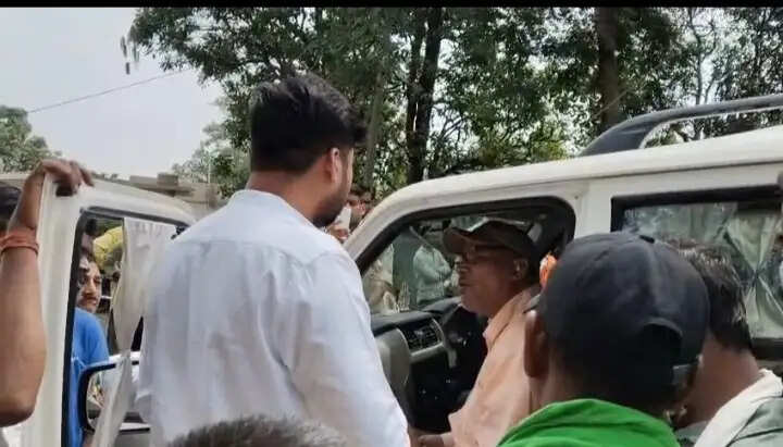अनूपपुर: भ्रष्टाचार के विरोध में पोड़ी के ग्रमीणों ने किया चक्का जाम, घंटों बाधित रहा शहडोल-अमरकंटक मार्ग