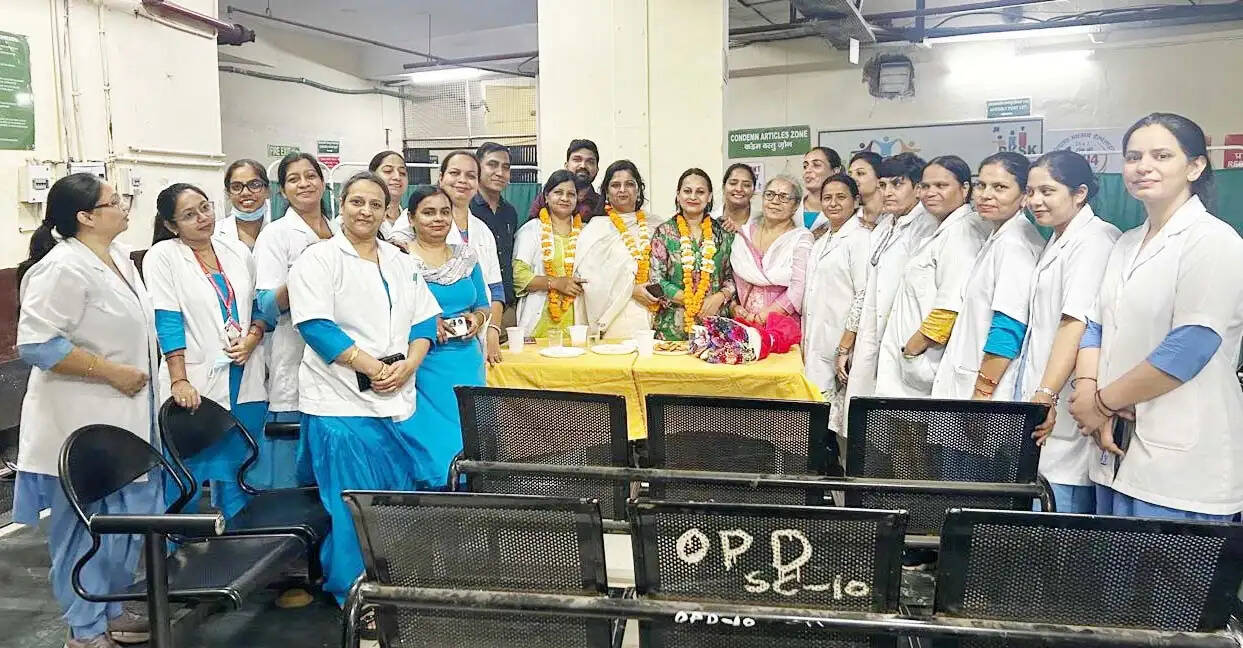 गुरुग्राम: अपने कार्यस्थल पर टीम भावना के साथ काम करें नर्सिंग अधिकारी: विनीता बांगड़
