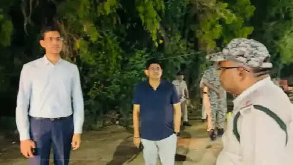 मुरैना में रात 2 बजे सड़क पर उतरे कलेक्टर-एसपी, अवैध रेत खनन पर कसा शिकंजा, चेक पोस्टों का औचक निरीक्षण