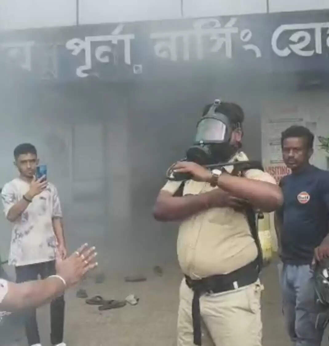 नवाबहाट के नर्सिंग होम में आग लगने से मचा हड़कंप