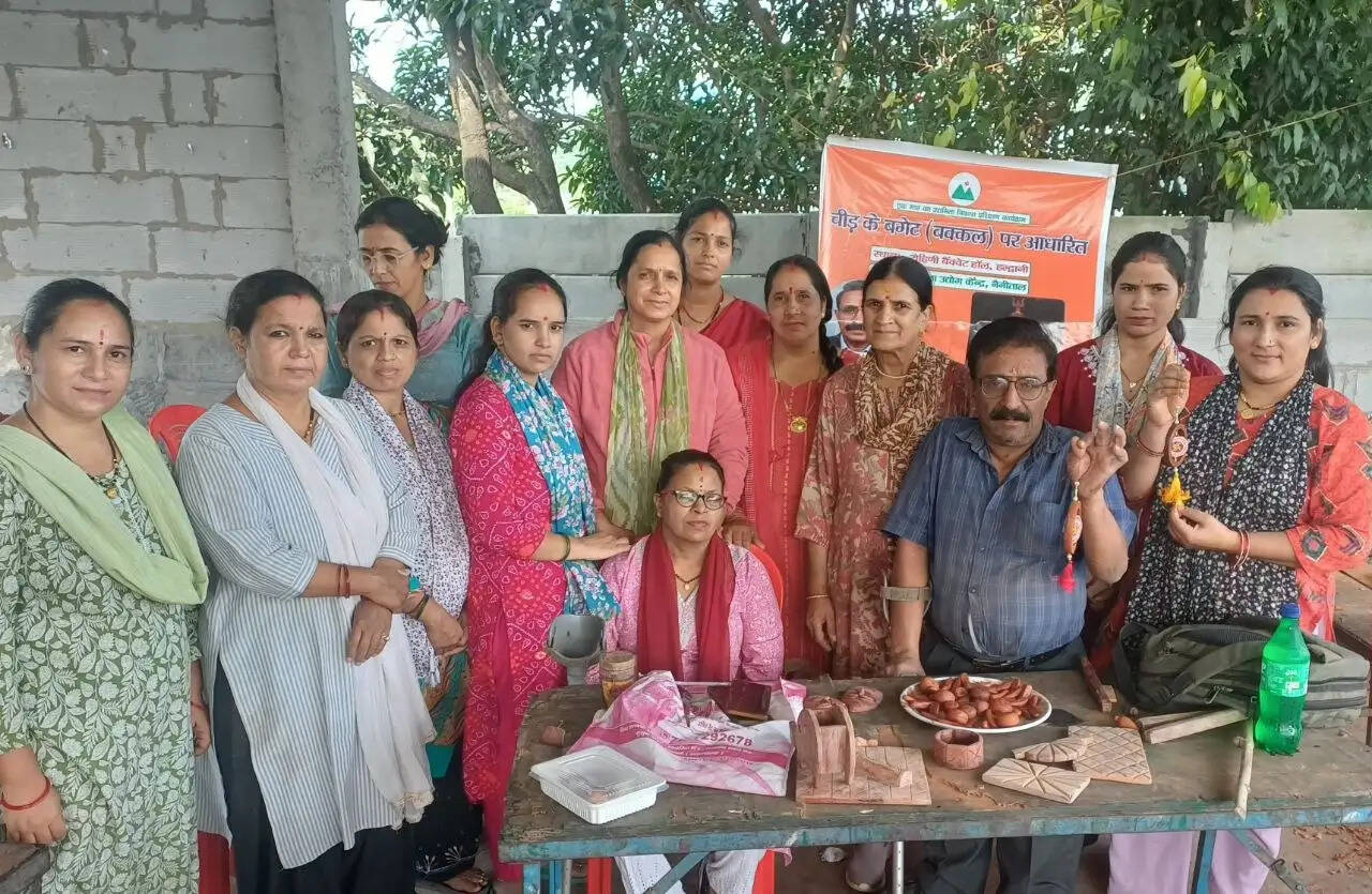 बेगट कला में नए कलाकारों को जीवन जोशी बना रहे हुनरमंद