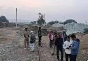 ढेकवां बांध की सुरक्षा सबसे पहले, डीएम ने 300 मीटर दायरे में ब्लास्टिंग पर लगाया रोक