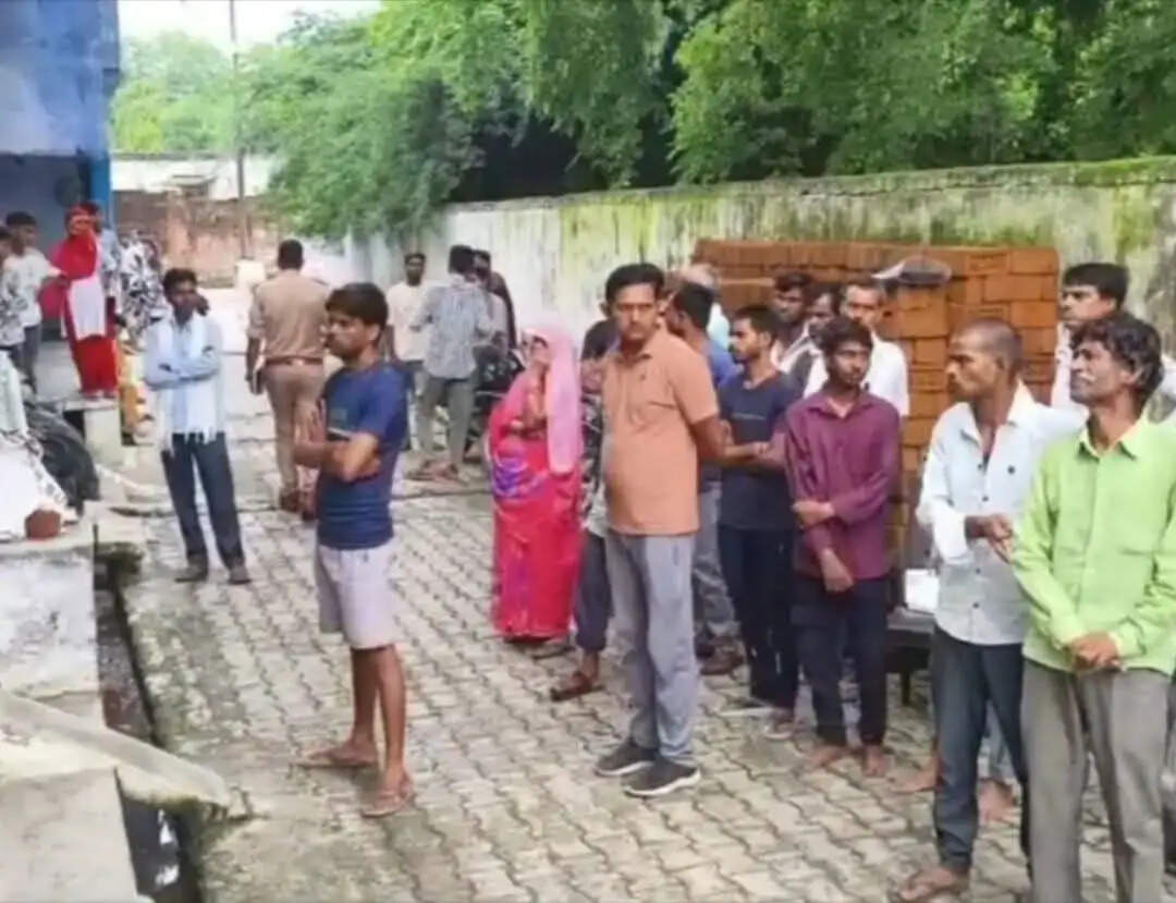 कमरे में फांसी पर लटका मिला किन्नर का शव, हत्या की आशंका