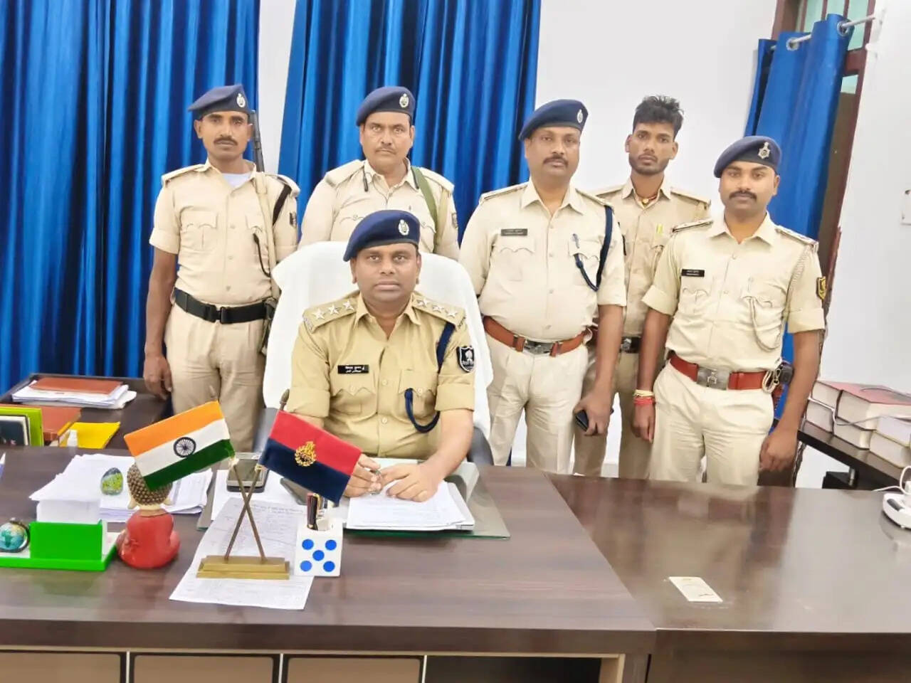 सुपौल-मधेपुरा पुलिस की संयुक्त कार्रवाई में तीन गिरफ्तार, लाखों के आभूषण व पूजा सामग्री बरामद