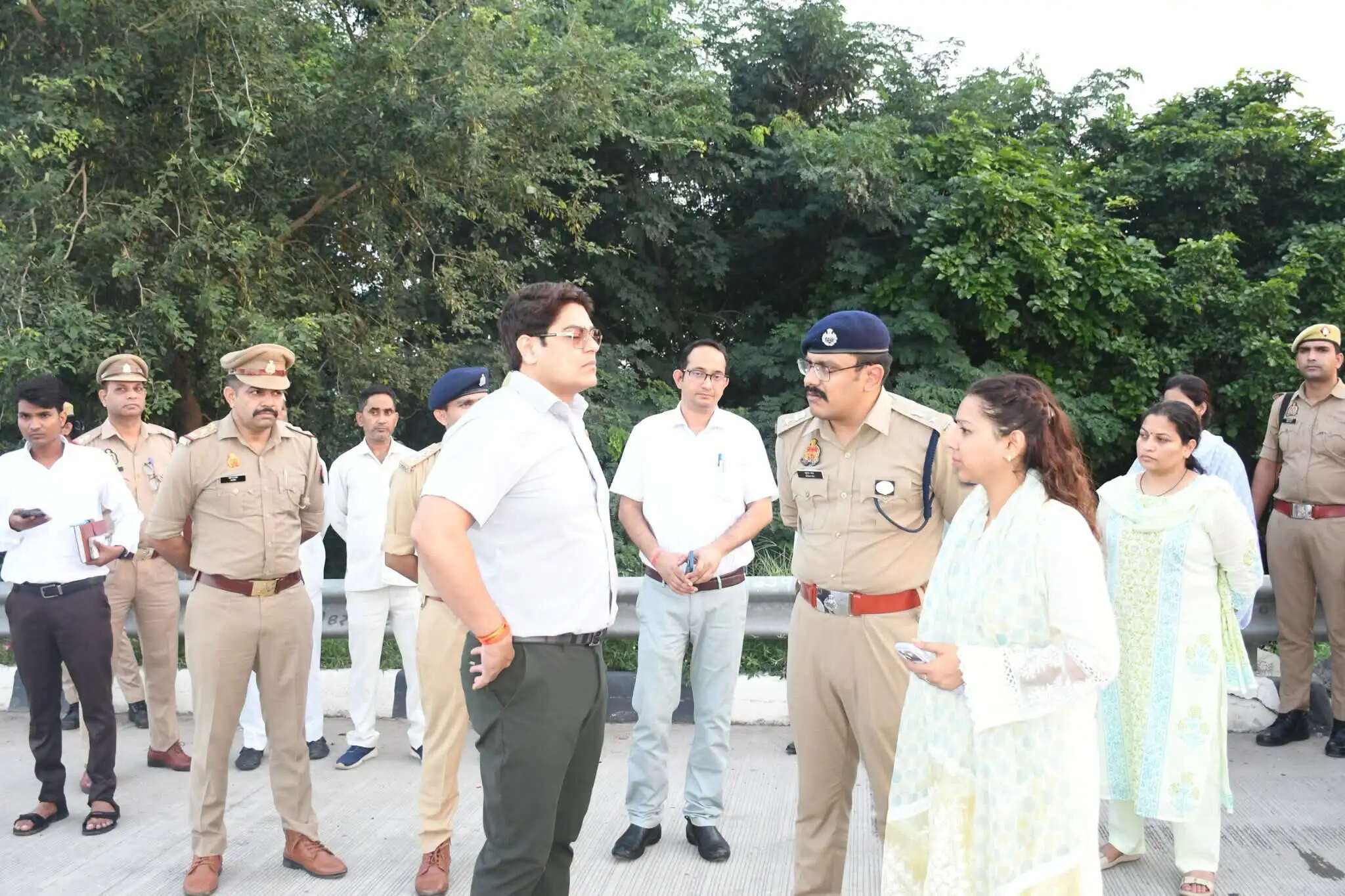 (लीड) बागपत सड़क हादसे में मरने वाले श्रद्धालुओं की संख्या बढ़कर 12 हुई