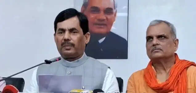 कांग्रेस ने लोकतंत्र की तोड़ी मर्यादा, भाजपा के शांतिपूर्ण प्रदर्शन पर कराया सुनियोजित हमला: शाहनवाज हुसैन