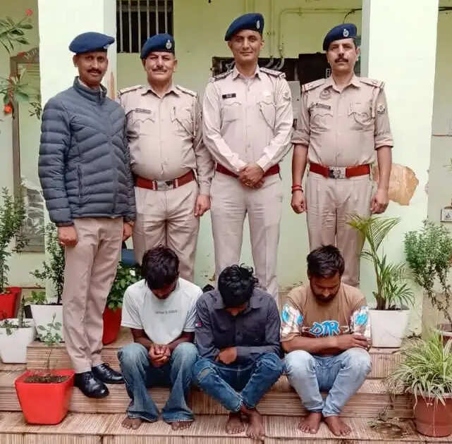 पत्नी की हत्या की साजिश नाकाम, पति समेत तीन आरोपी गिरफ्तार