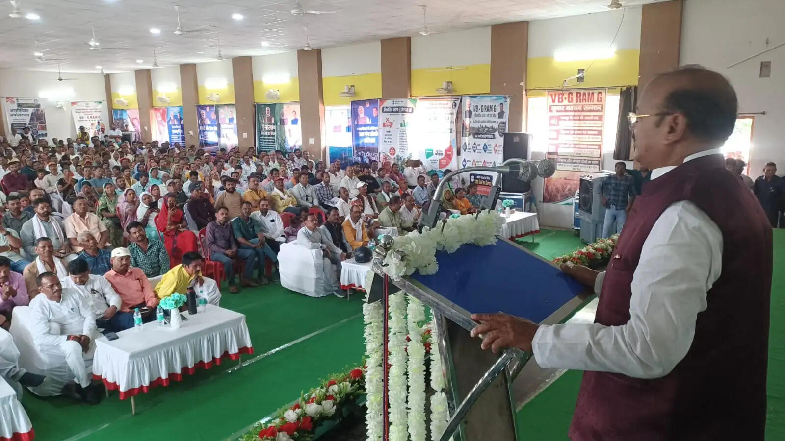 विकसित भारत के संकल्प को साकार करने में ग्रामीण विकास की भूमिका अहम - मंत्री दिलीप जायसवाल