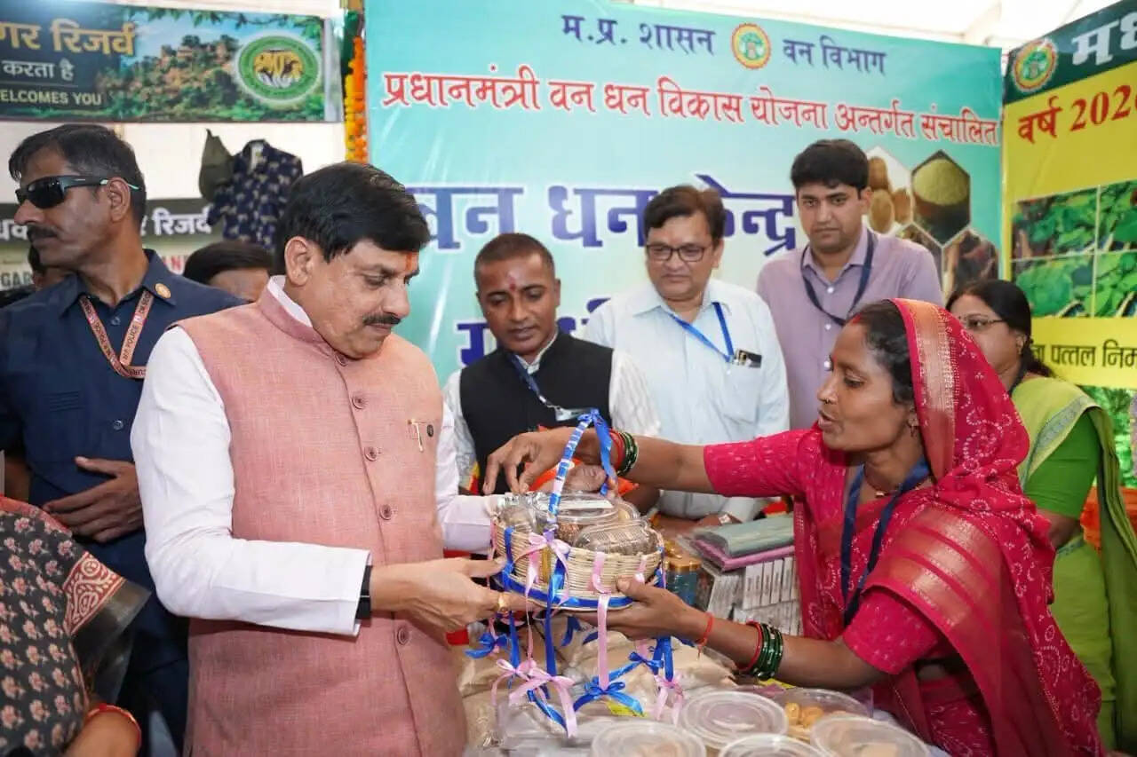 शहडोल: तेंदूपत्ता संग्रहण लाखों वनवासी परिवारों की आजीविका का माध्यम हैं- मुख्यमंत्री डॉ.मोहन यादव