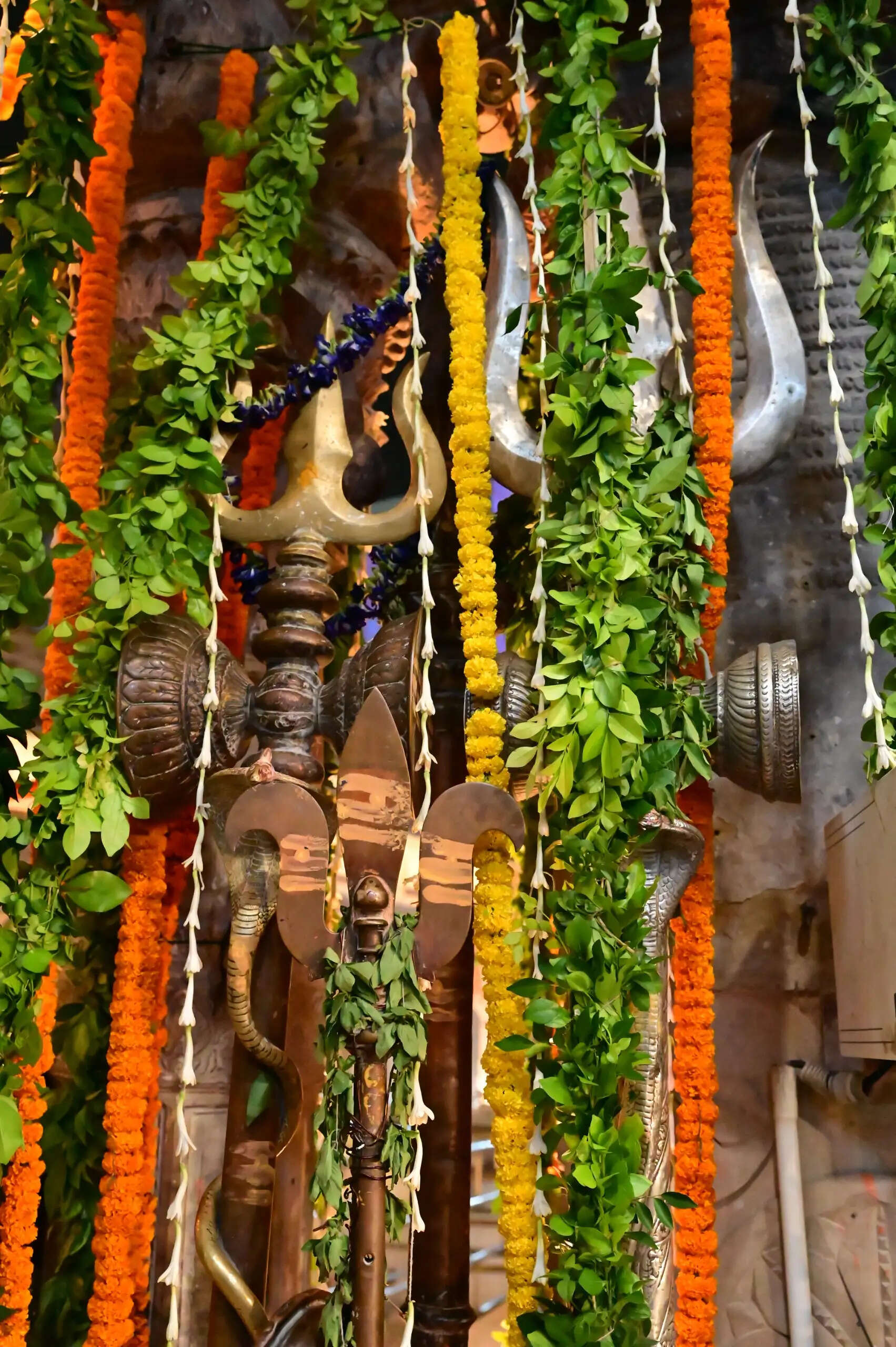 सावन: तीसरे सोमवार पर भी श्री काशी विश्वनाथ धाम में कांवड़ियों पर पुष्पवर्षा,चहुंओर हर—हर महादेव की गूंज