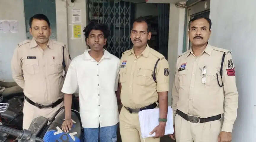 कोरबा : चोरी के पैसों से दिल्ली-मनाली घूमने निकले तीन आरोपित गिरफ्तार, दो विधि से संघर्षरत बालक शामिल