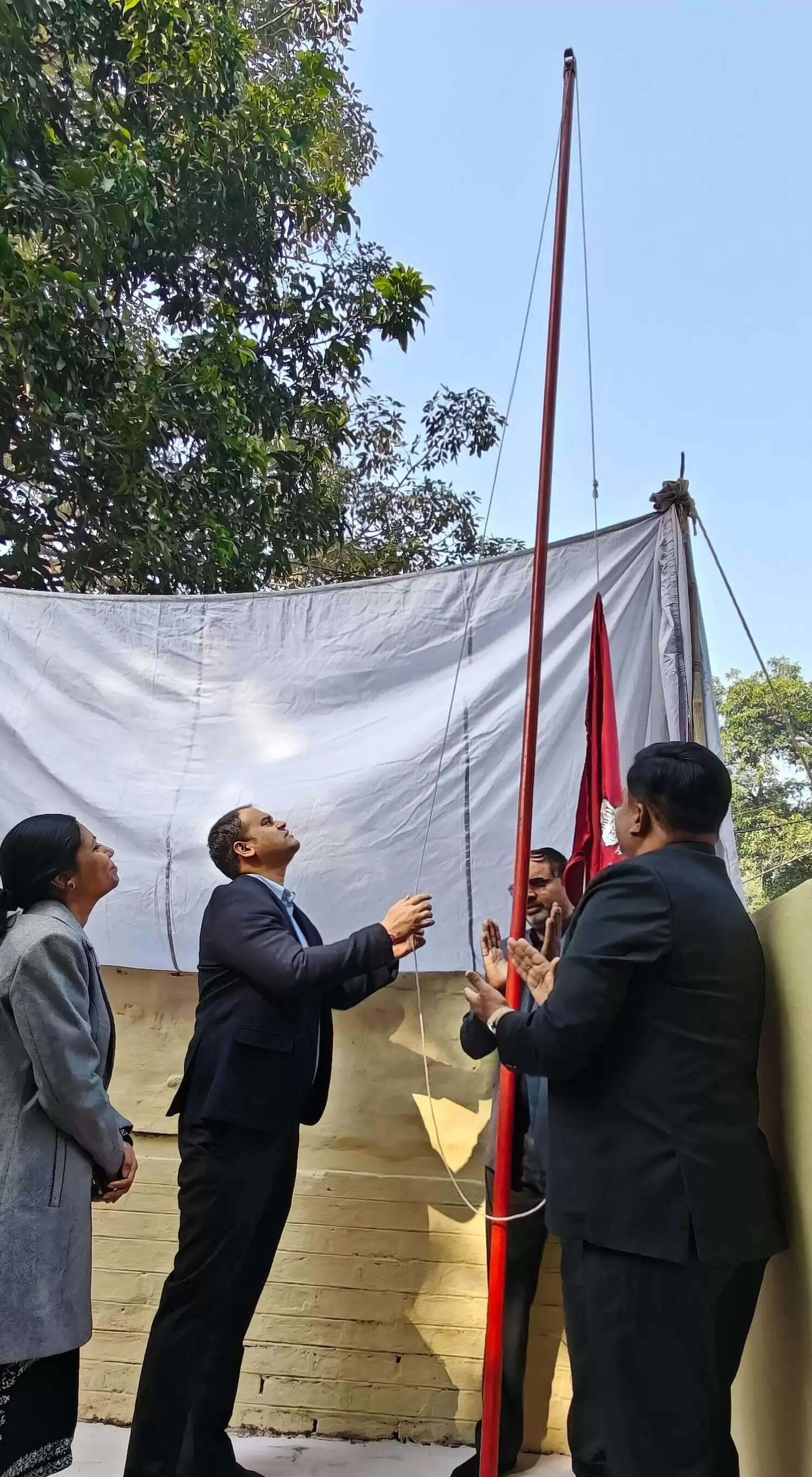 पुलिस के साथ मिलकर सिविल डिफेंस के वार्डन करते है समाज की सेवा : जिलाधिकारी