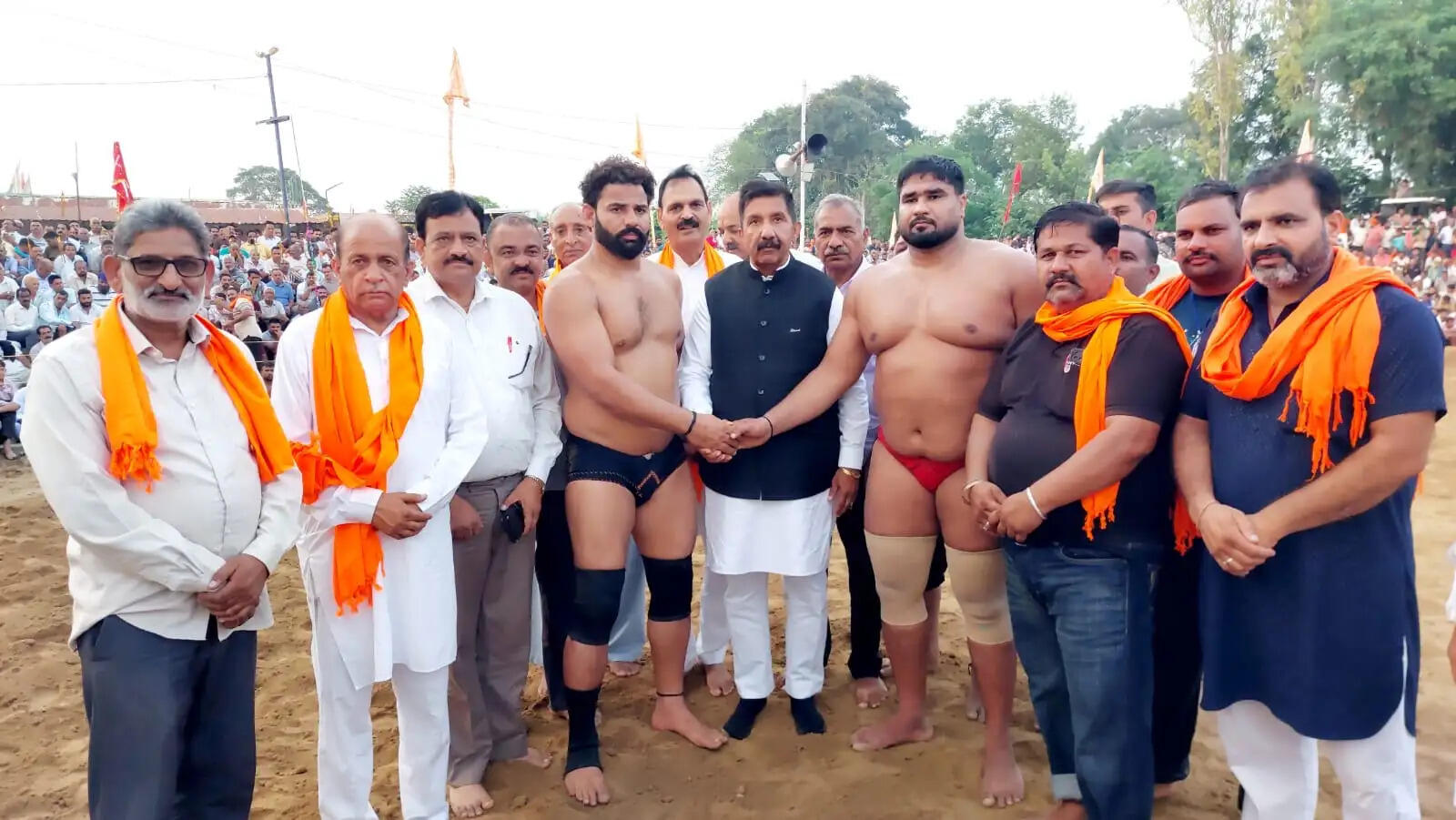 छिंज मेले में पहुंचे डिप्टी सीएम, 25 लाख देने की घोषणा