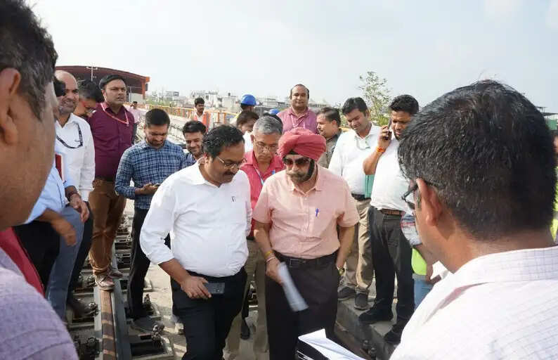 भोपाल मेट्रो की बढ़ेगी रफ्तार, सीएमआरएस ने जांचा सिग्नलिंग सिस्टम, ट्रैक का किया निरीक्षण