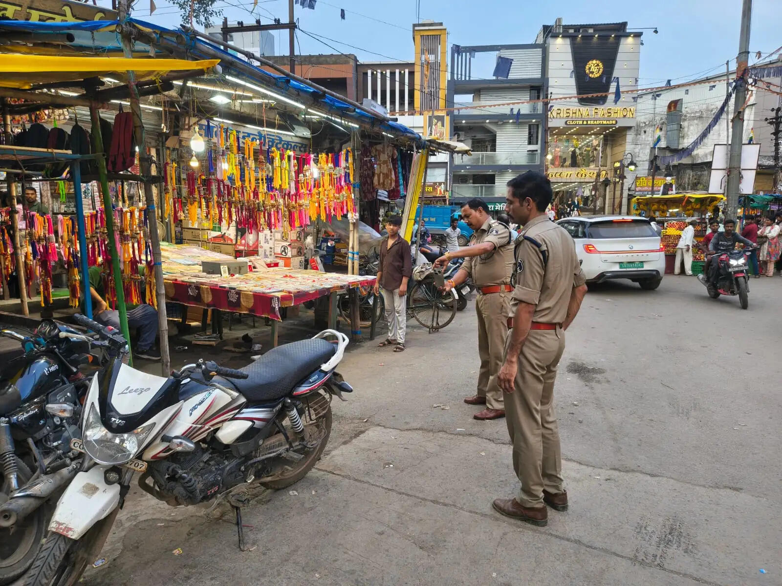 अकलतरा में यातायात नियम तोड़ने वालों पर पुलिस की सख्ती
