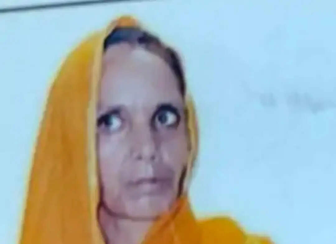 नाले में मिला पत्नी का शव, पति हिरासत में