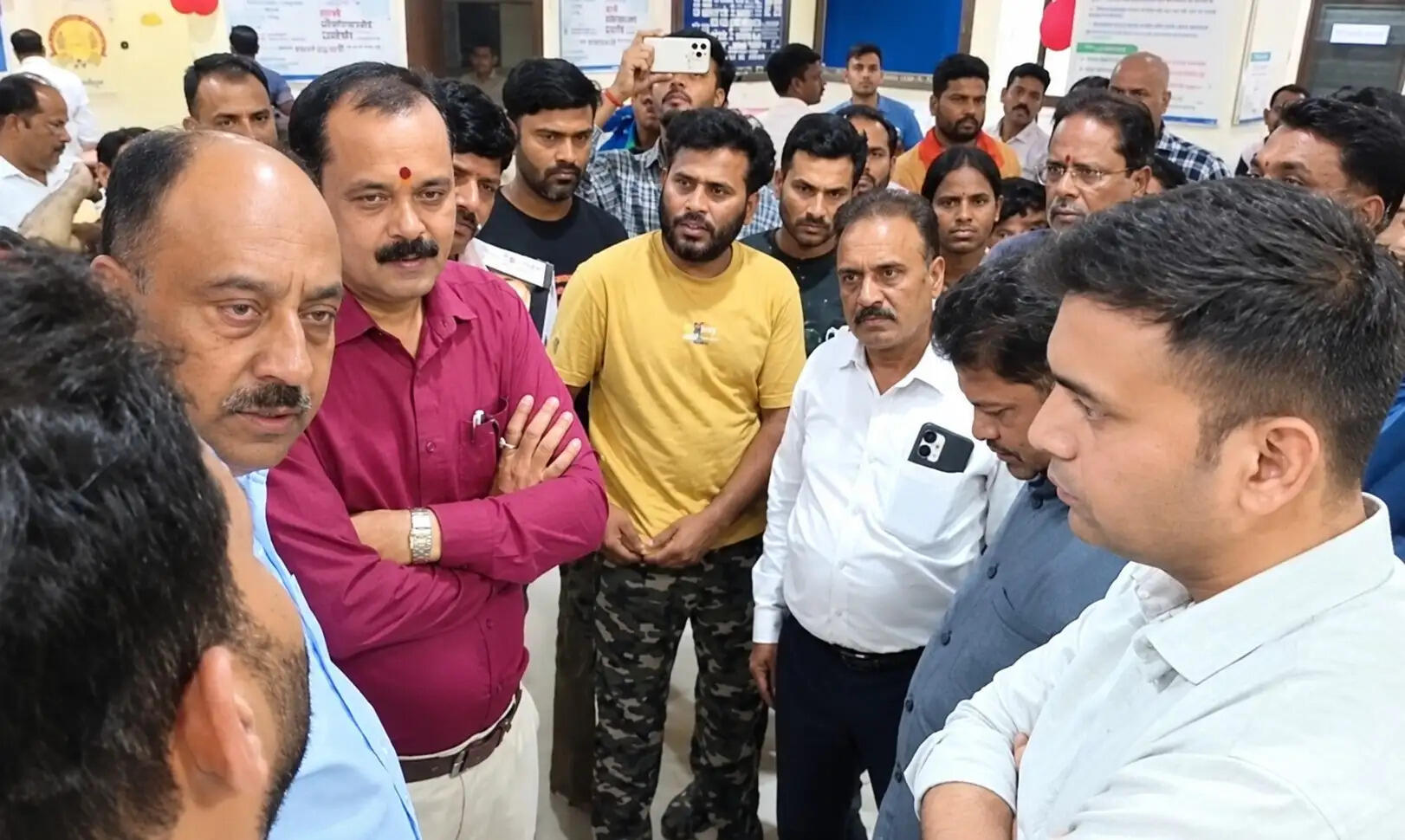पेट दर्द की शिकायत पर अस्पताल पहुंची महिला की मौत, परिजनों ने अस्पताल पर लगाया लापरवाही का आरोप
