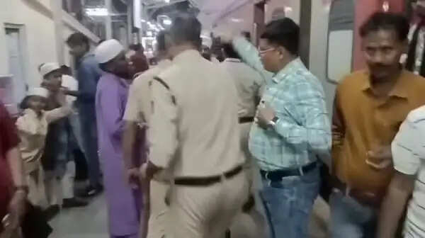 कटनी स्टेशन पर बड़ा रेस्क्यू: पटना–पूर्णा एक्सप्रेस से 167 नाबालिग उतारे, मानव तस्करी की आशंका