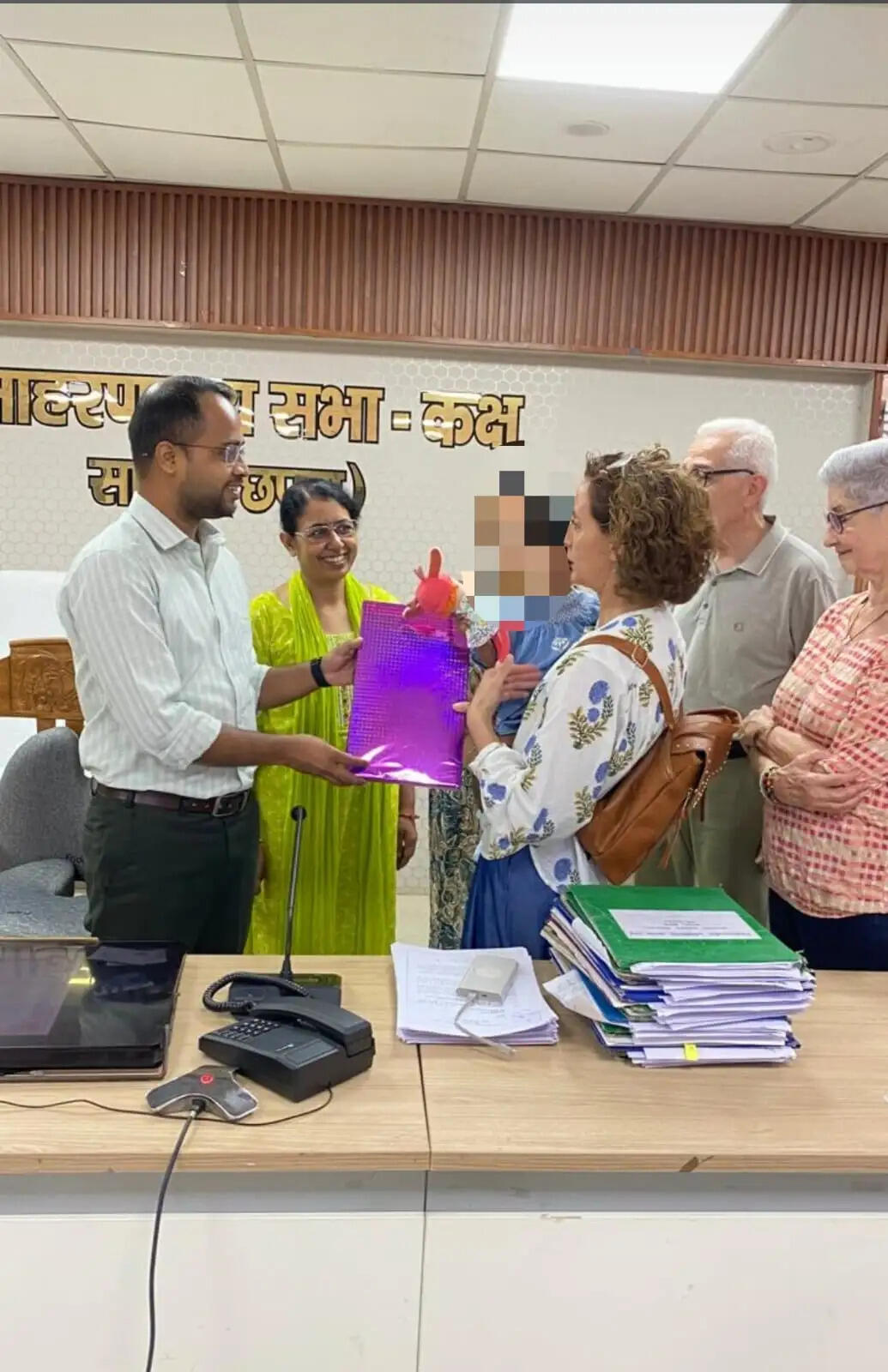 सारण के विशिष्ट दत्तक ग्रहण संस्थान के शिशु को मिला स्पैनिश माँ