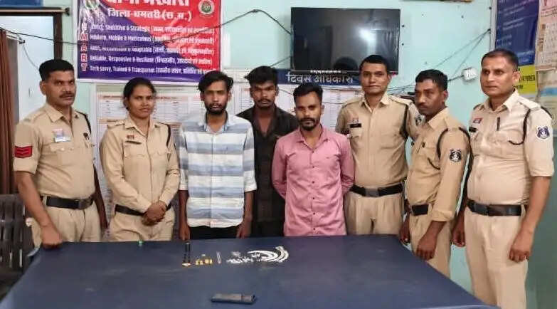 सूने मकान में चोरी, एक सराफा कारोबारी समेत तीन आरोपित गिरफ्तार