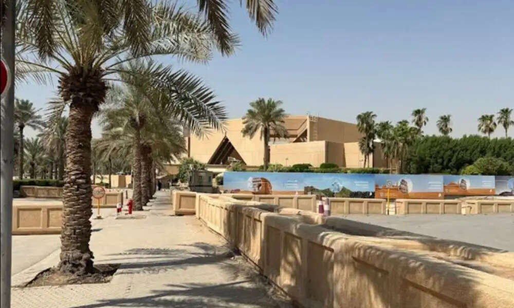 रियाद में अमेरिकी दूतावास पर ईरान का बड़ा ड्रोन हमला, कुवैत व जार्डन स्थित दूतावास को भी बना चुका है निशाना